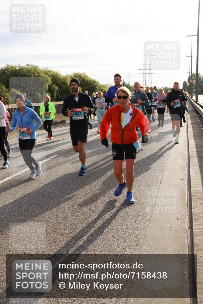 03.10.2024 - Köhlbrandbrückenlauf Miley Keyser http://msf.ph/oto/7158438 03.10.2024 09:22:20 Position 3 3411, 3037, 3157, 585, 3370 meine-sportfotos.de