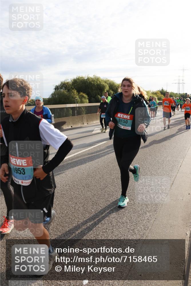 03.10.2024 - Köhlbrandbrückenlauf Miley Keyser http://msf.ph/oto/7158465 03.10.2024 09:22:29 Position 3 1953, 1426, 3150 meine-sportfotos.de