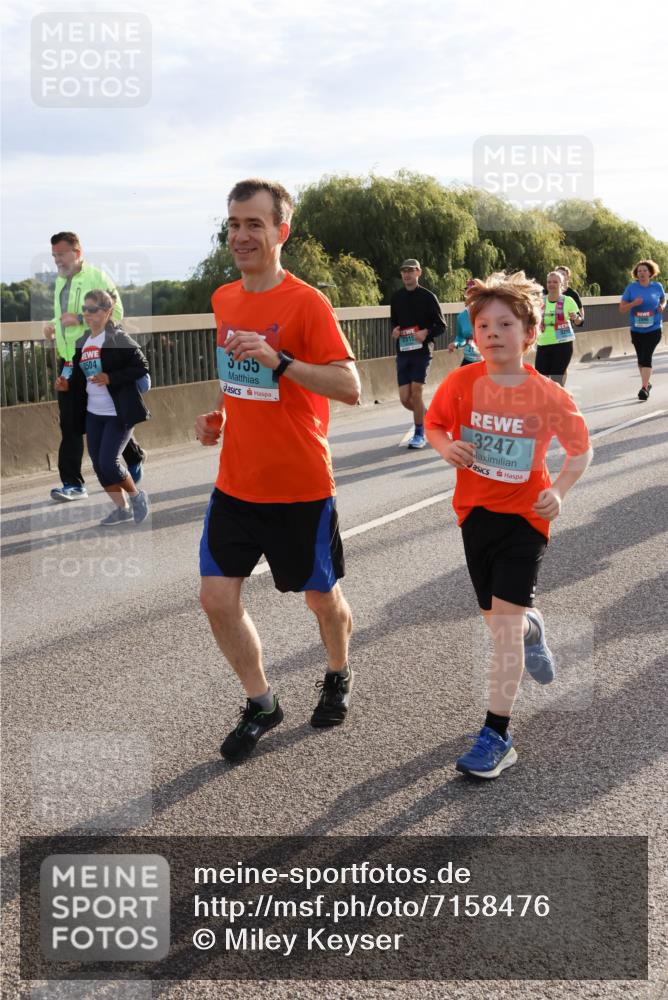 03.10.2024 - Köhlbrandbrückenlauf Miley Keyser http://msf.ph/oto/7158476 03.10.2024 09:22:32 Position 3 2504, 3155, 2315, 3247 meine-sportfotos.de