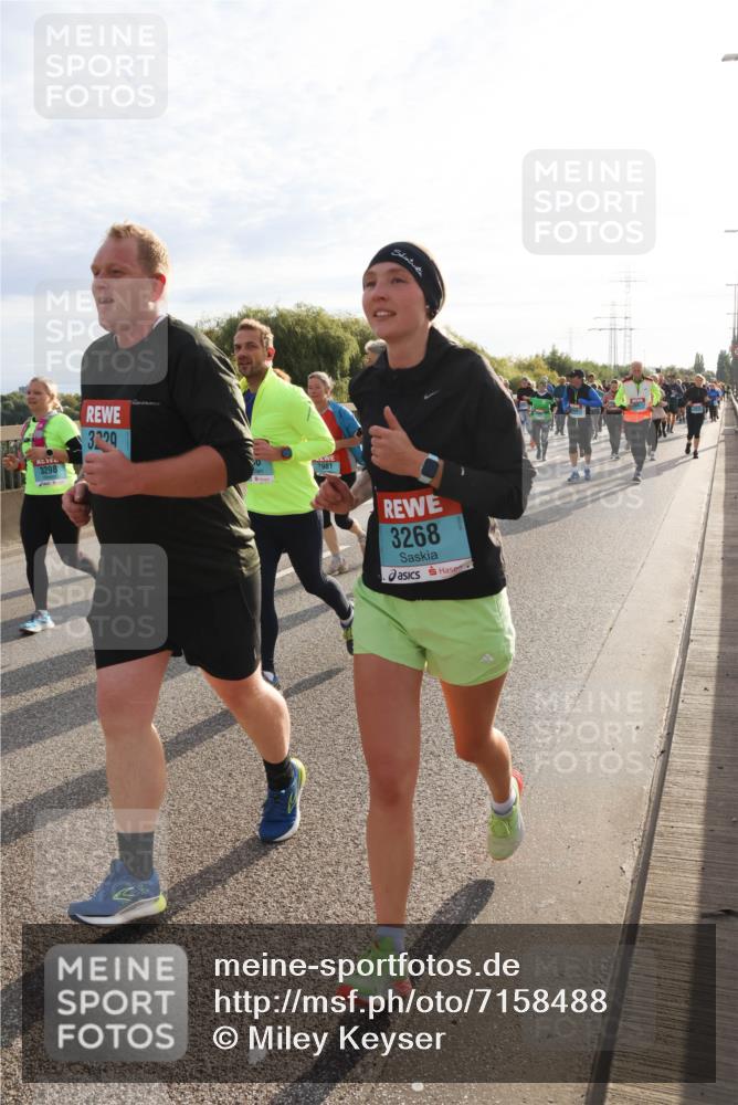 03.10.2024 - Köhlbrandbrückenlauf Miley Keyser http://msf.ph/oto/7158488 03.10.2024 09:22:35 Position 3 3298, 320, 0, 3268 meine-sportfotos.de