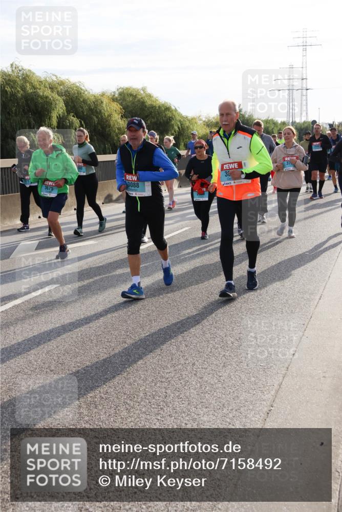 03.10.2024 - Köhlbrandbrückenlauf Miley Keyser http://msf.ph/oto/7158492 03.10.2024 09:22:38 Position 3 3075, 3088, 36, 2589, 37 meine-sportfotos.de