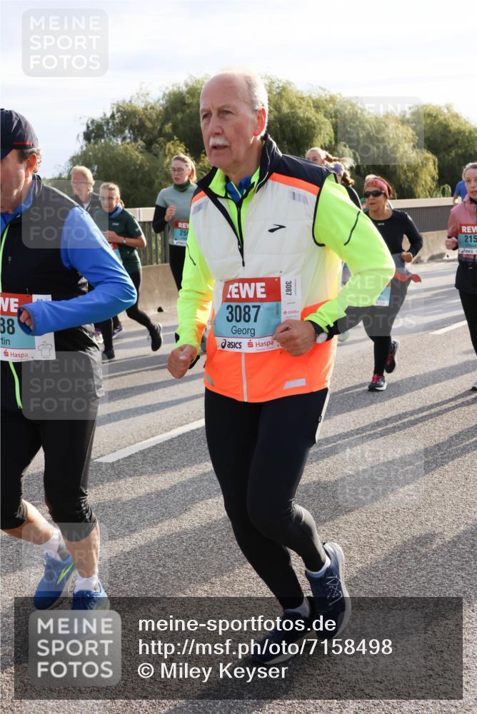 03.10.2024 - Köhlbrandbrückenlauf Miley Keyser http://msf.ph/oto/7158498 03.10.2024 09:22:40 Position 3 38, 25, 3087, 3087, 215 meine-sportfotos.de