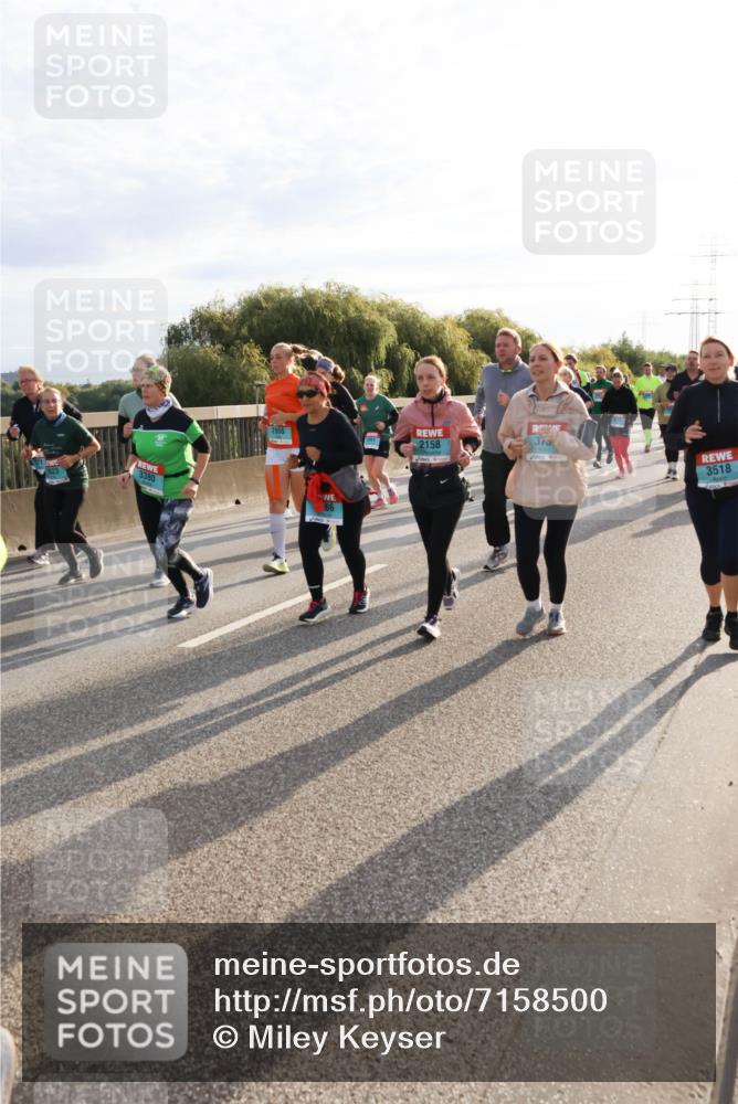 03.10.2024 - Köhlbrandbrückenlauf Miley Keyser http://msf.ph/oto/7158500 03.10.2024 09:22:41 Position 3 66, 375, 2158, 3518 meine-sportfotos.de