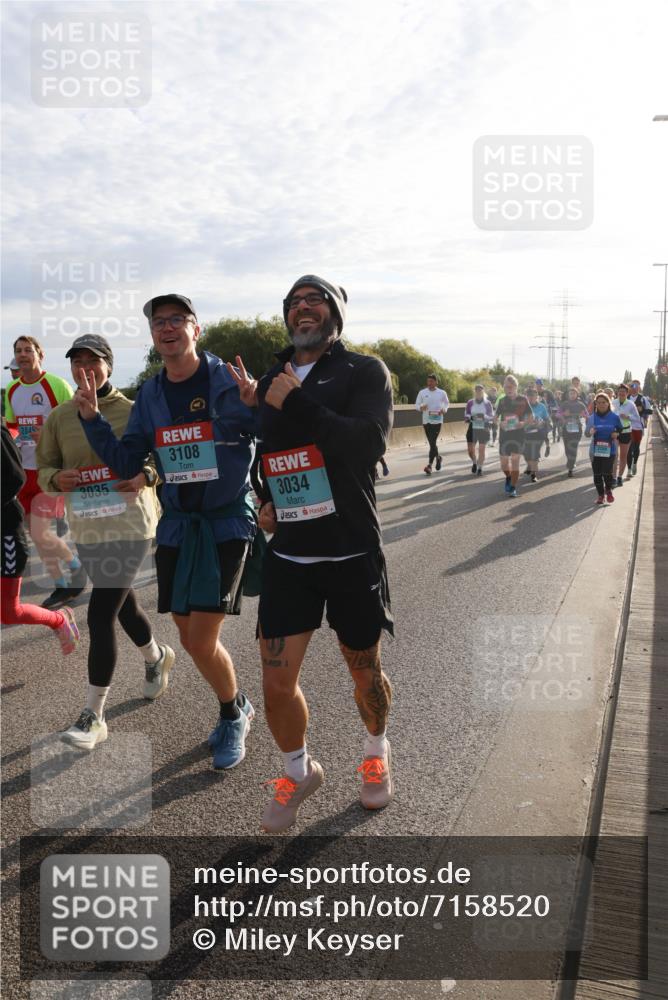 03.10.2024 - Köhlbrandbrückenlauf Miley Keyser http://msf.ph/oto/7158520 03.10.2024 09:22:47 Position 3 2845, 3035, 3108, 3034, 1 meine-sportfotos.de