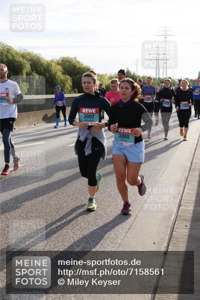 03.10.2024 - Köhlbrandbrückenlauf Miley Keyser http://msf.ph/oto/7158561 03.10.2024 09:23:02 Position 3 086, 3002, 3080, 1244, 1267 meine-sportfotos.de