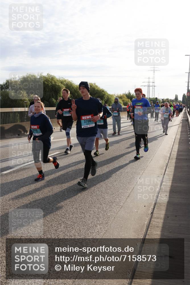 03.10.2024 - Köhlbrandbrückenlauf Miley Keyser http://msf.ph/oto/7158573 03.10.2024 09:23:07 Position 3 3710, 3669, 3706, 3705, 1275 meine-sportfotos.de