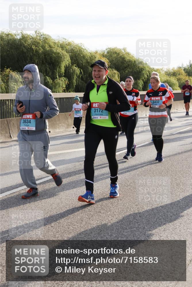 03.10.2024 - Köhlbrandbrückenlauf Miley Keyser http://msf.ph/oto/7158583 03.10.2024 09:23:10 Position 3 3634, 2376, 3172, 3432 meine-sportfotos.de