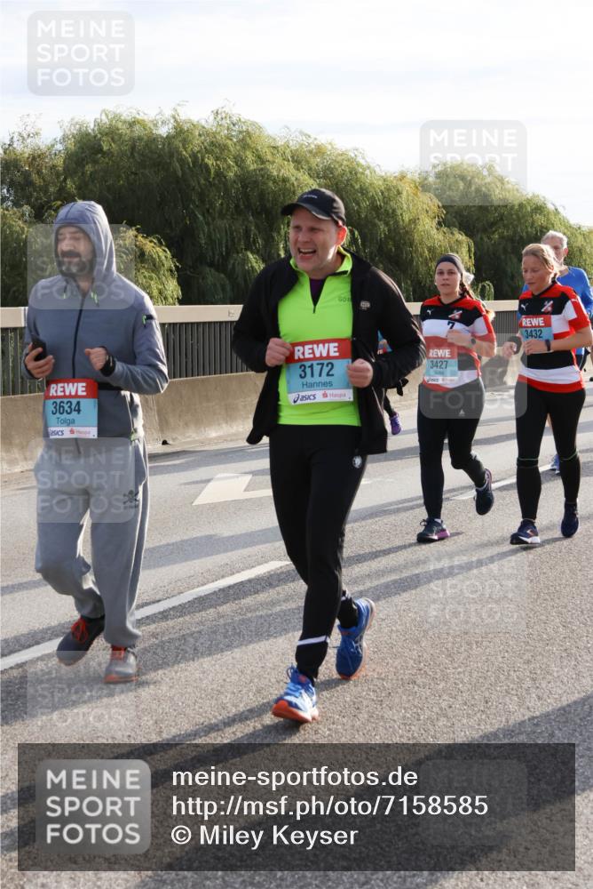 03.10.2024 - Köhlbrandbrückenlauf Miley Keyser http://msf.ph/oto/7158585 03.10.2024 09:23:11 Position 3 3634, 3172, 3427, 1, 3432 meine-sportfotos.de