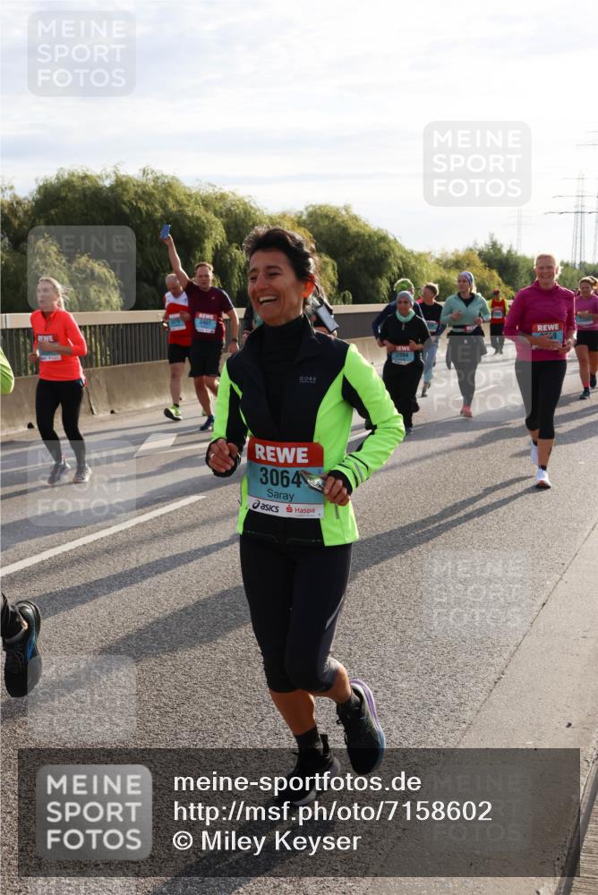 03.10.2024 - Köhlbrandbrückenlauf Miley Keyser http://msf.ph/oto/7158602 03.10.2024 09:23:16 Position 3 3407, 3064, 2994 meine-sportfotos.de