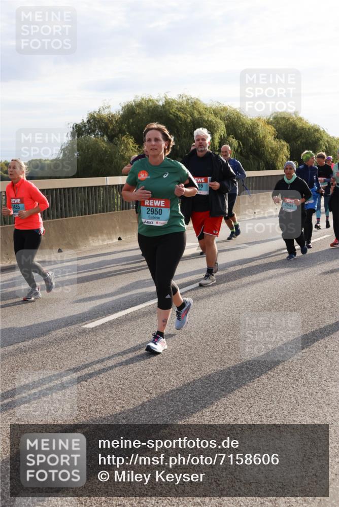 03.10.2024 - Köhlbrandbrückenlauf Miley Keyser http://msf.ph/oto/7158606 03.10.2024 09:23:17 Position 3 3435, 2950, 96, 2994 meine-sportfotos.de