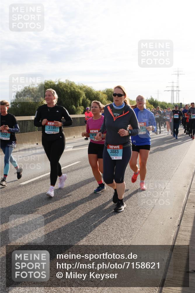 03.10.2024 - Köhlbrandbrückenlauf Miley Keyser http://msf.ph/oto/7158621 03.10.2024 09:23:22 Position 3 3550, 3191, 314, 3083, 13 meine-sportfotos.de