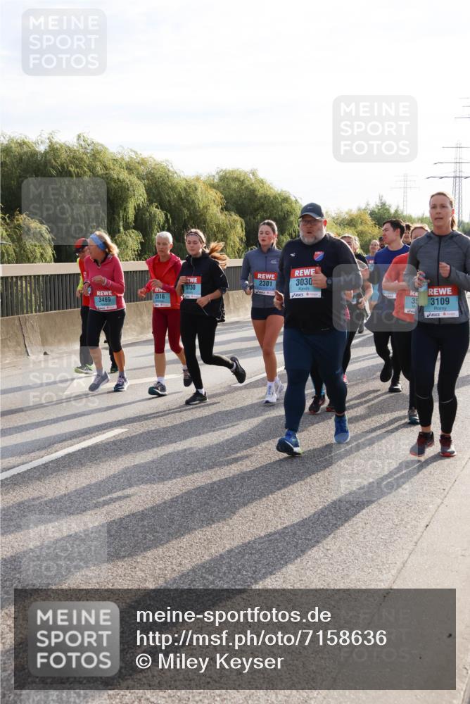 03.10.2024 - Köhlbrandbrückenlauf Miley Keyser http://msf.ph/oto/7158636 03.10.2024 09:23:25 Position 3 2301, 3730, 2516, 3469, 3030, 35, 3109 meine-sportfotos.de