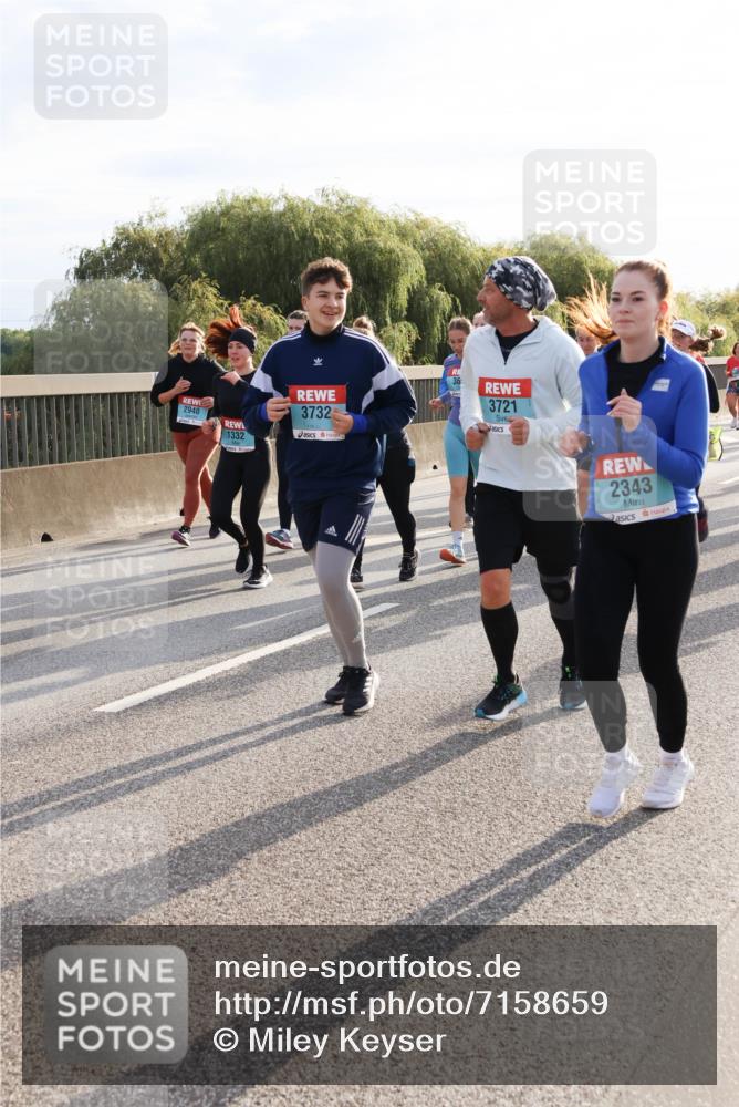 03.10.2024 - Köhlbrandbrückenlauf Miley Keyser http://msf.ph/oto/7158659 03.10.2024 09:23:30 Position 3 3732, 3721, 2940, 1332, 2343 meine-sportfotos.de