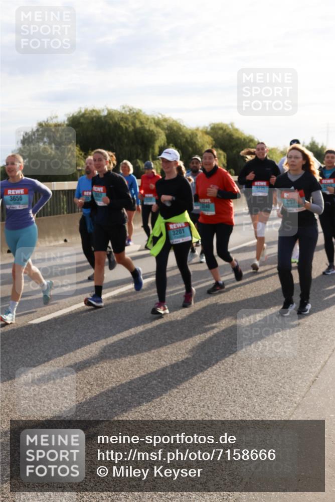 03.10.2024 - Köhlbrandbrückenlauf Miley Keyser http://msf.ph/oto/7158666 03.10.2024 09:23:32 Position 3 1667, 3656, 3201, 3725, 297, 1240 meine-sportfotos.de