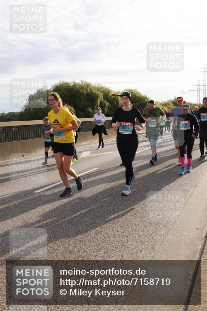 03.10.2024 - Köhlbrandbrückenlauf Miley Keyser http://msf.ph/oto/7158719 03.10.2024 09:23:46 Position 3 3257, 3489, 3115, 2474, 3346, 100 meine-sportfotos.de