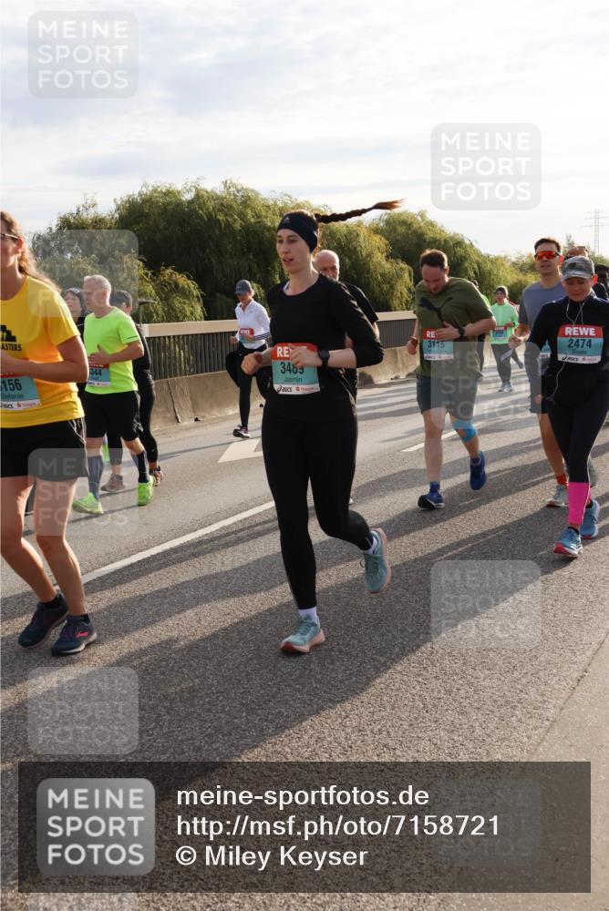03.10.2024 - Köhlbrandbrückenlauf Miley Keyser http://msf.ph/oto/7158721 03.10.2024 09:23:46 Position 3 156, 3489, 3115, 2474 meine-sportfotos.de
