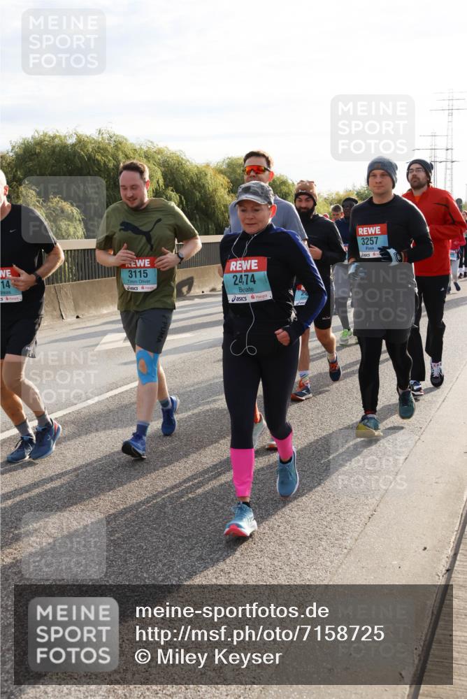 03.10.2024 - Köhlbrandbrückenlauf Miley Keyser http://msf.ph/oto/7158725 03.10.2024 09:23:47 Position 3 14, 3115, 2474, 3257 meine-sportfotos.de