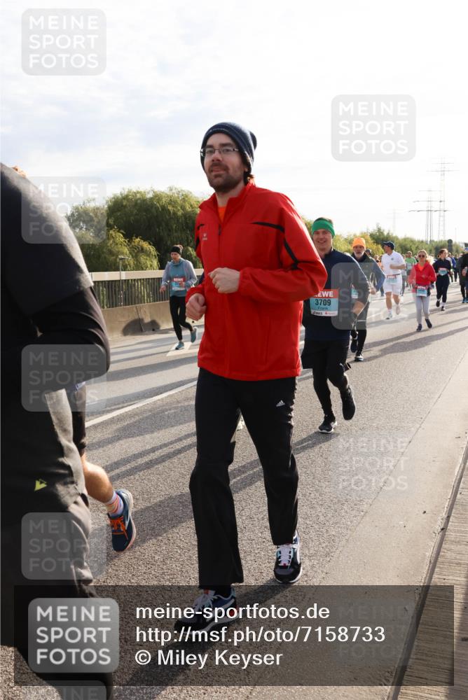03.10.2024 - Köhlbrandbrückenlauf Miley Keyser http://msf.ph/oto/7158733 03.10.2024 09:23:49 Position 3 3709 meine-sportfotos.de