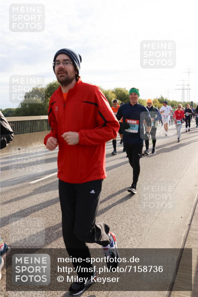 03.10.2024 - Köhlbrandbrückenlauf Miley Keyser http://msf.ph/oto/7158736 03.10.2024 09:23:50 Position 3 709 meine-sportfotos.de