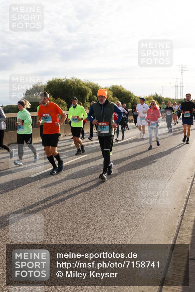 03.10.2024 - Köhlbrandbrückenlauf Miley Keyser http://msf.ph/oto/7158741 03.10.2024 09:23:51 Position 3 3207, 3144, 3499, 159, 3644, 2941 meine-sportfotos.de