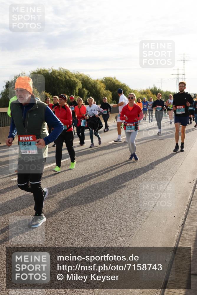 03.10.2024 - Köhlbrandbrückenlauf Miley Keyser http://msf.ph/oto/7158743 03.10.2024 09:23:52 Position 3 3644, 3499, 2941 meine-sportfotos.de