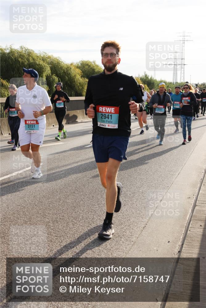 03.10.2024 - Köhlbrandbrückenlauf Miley Keyser http://msf.ph/oto/7158747 03.10.2024 09:23:55 Position 3 3418, 3151, 2881, 2941, 310, 2370, 3337 meine-sportfotos.de