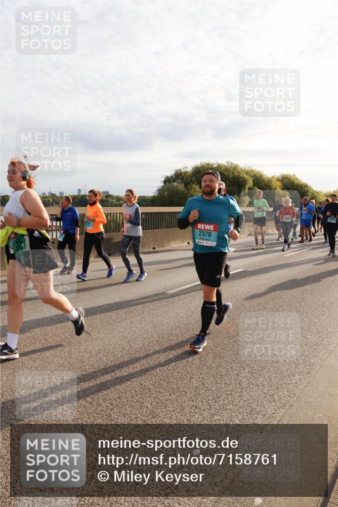 03.10.2024 - Köhlbrandbrückenlauf Miley Keyser http://msf.ph/oto/7158761 03.10.2024 09:24:00 Position 3 2370 meine-sportfotos.de