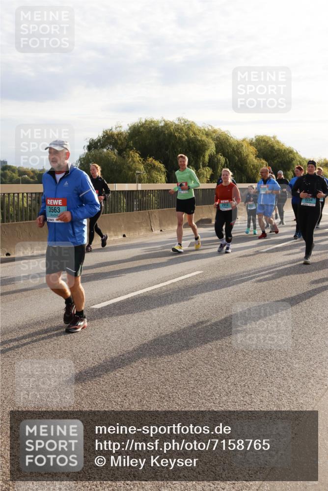 03.10.2024 - Köhlbrandbrückenlauf Miley Keyser http://msf.ph/oto/7158765 03.10.2024 09:24:01 Position 3 3563, 2912, 3254 meine-sportfotos.de