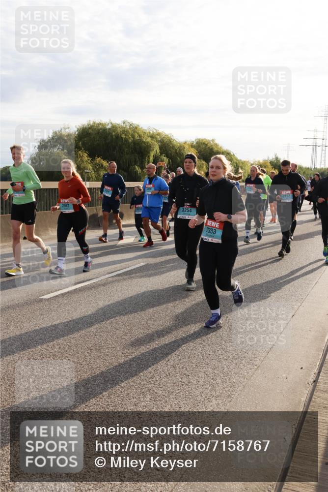 03.10.2024 - Köhlbrandbrückenlauf Miley Keyser http://msf.ph/oto/7158767 03.10.2024 09:24:03 Position 3 3459, 2912, 3555, 3254, 2933, 314, 2192 meine-sportfotos.de