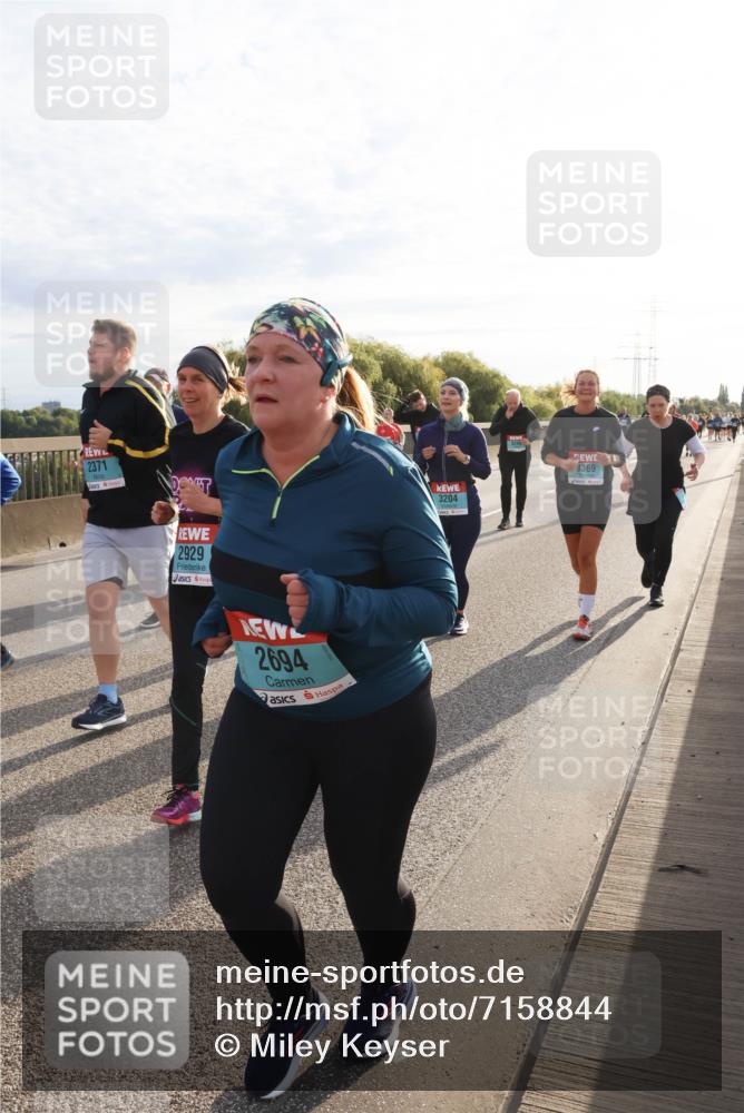 03.10.2024 - Köhlbrandbrückenlauf Miley Keyser http://msf.ph/oto/7158844 03.10.2024 09:24:31 Position 3 2371, 2929, 2694, 3204, 3369 meine-sportfotos.de