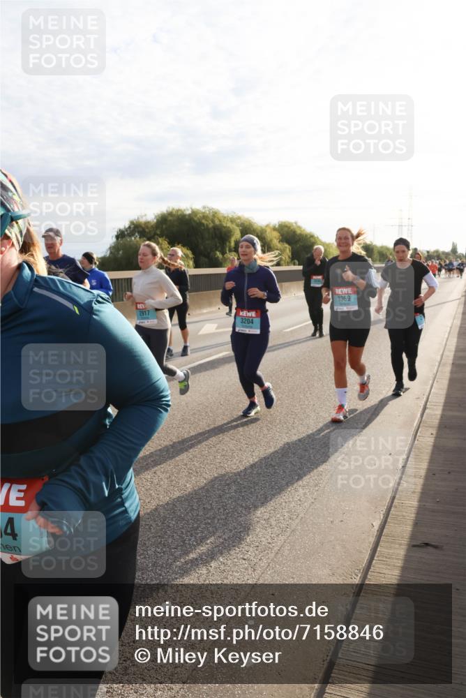 03.10.2024 - Köhlbrandbrückenlauf Miley Keyser http://msf.ph/oto/7158846 03.10.2024 09:24:31 Position 3 4, 2917, 3204, 3245, 3369 meine-sportfotos.de