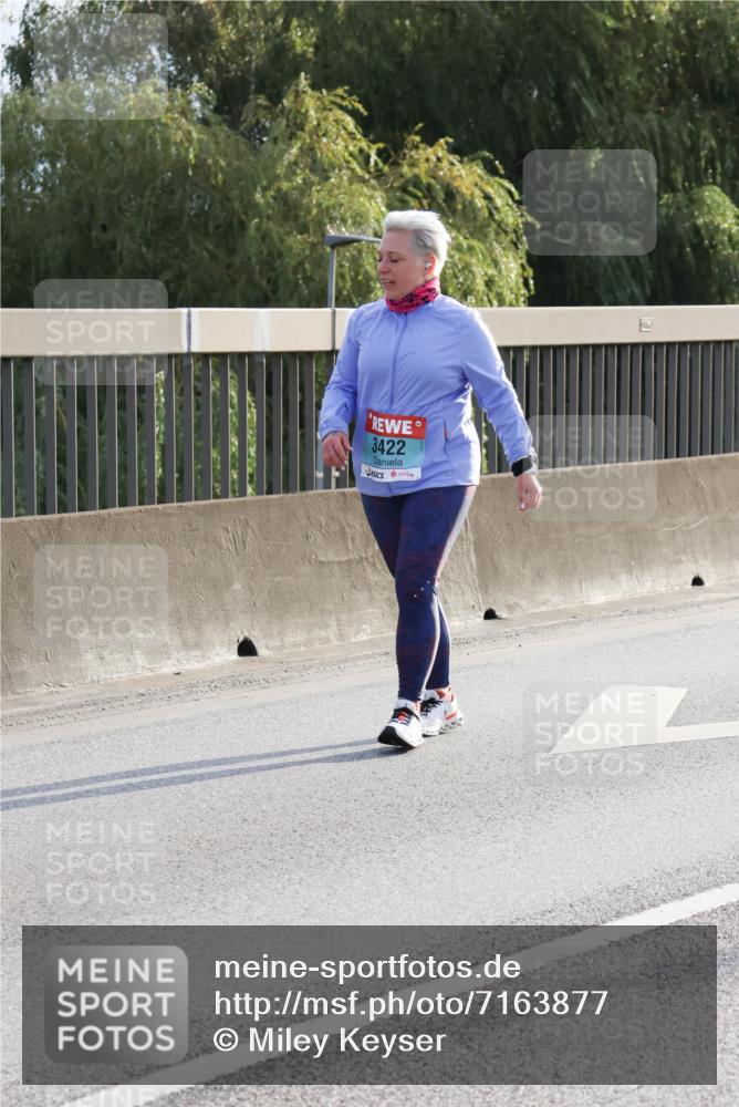 03.10.2024 - Köhlbrandbrückenlauf Miley Keyser http://msf.ph/oto/7163877 03.10.2024 09:24:48 Position 3 3422 meine-sportfotos.de