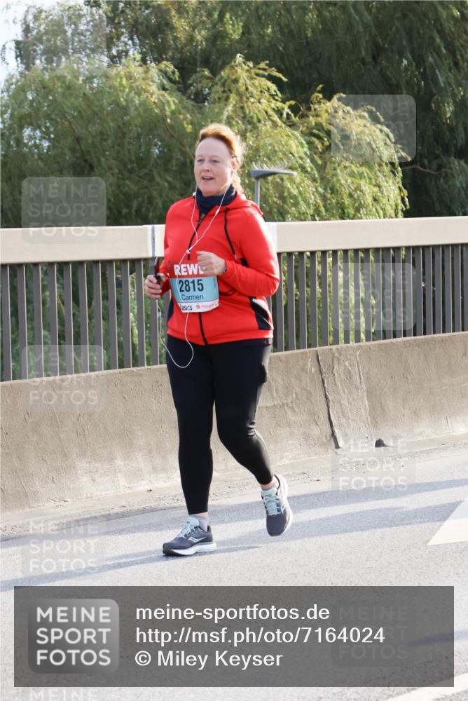 03.10.2024 - Köhlbrandbrückenlauf Miley Keyser http://msf.ph/oto/7164024 03.10.2024 09:25:01 Position 3 2815 meine-sportfotos.de