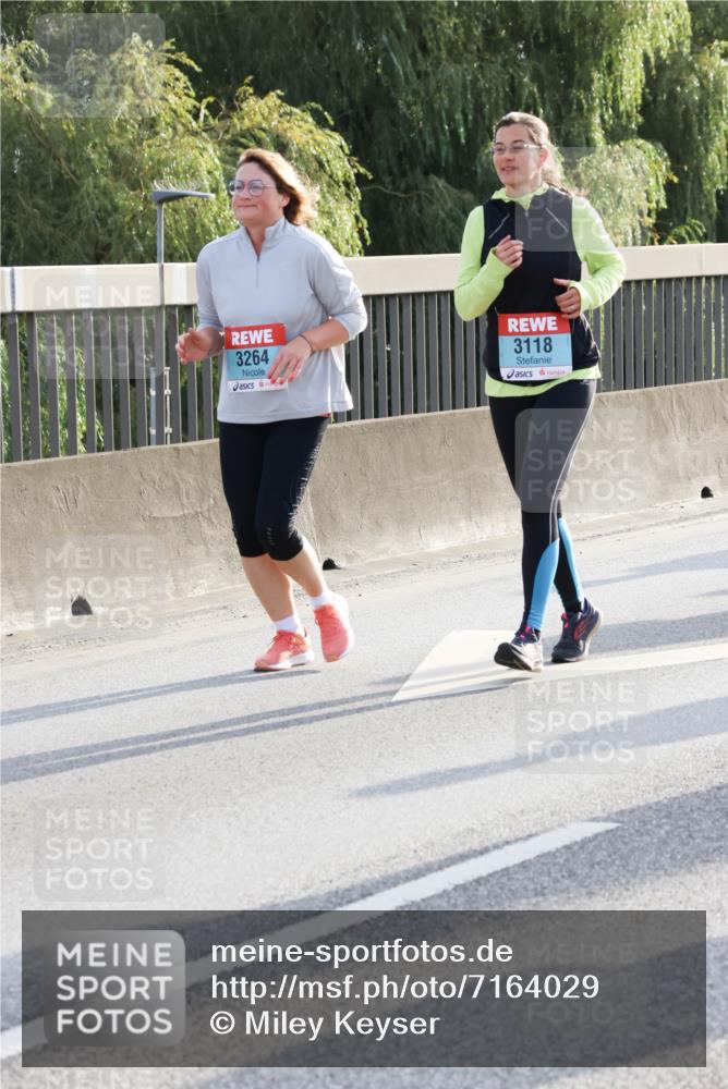 03.10.2024 - Köhlbrandbrückenlauf Miley Keyser http://msf.ph/oto/7164029 03.10.2024 09:25:03 Position 3 3264, 3118 meine-sportfotos.de