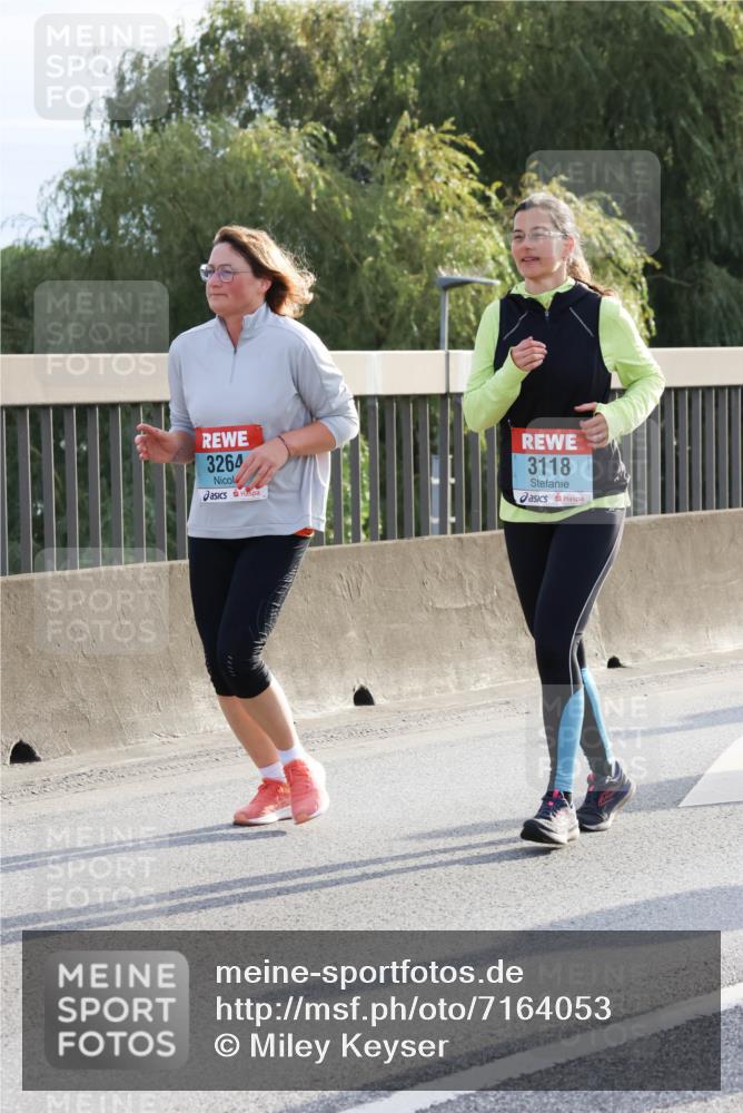 03.10.2024 - Köhlbrandbrückenlauf Miley Keyser http://msf.ph/oto/7164053 03.10.2024 09:25:04 Position 3 3264, 3118 meine-sportfotos.de