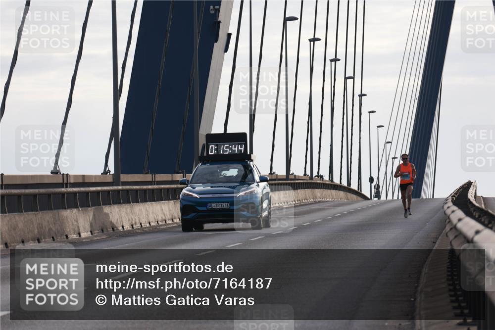 03.10.2024 - Köhlbrandbrückenlauf Matties Gatica Varas http://msf.ph/oto/7164187 03.10.2024 09:15:29 Position 2 0, 15, 44, 124 meine-sportfotos.de
