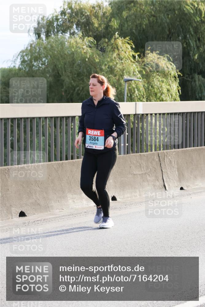 03.10.2024 - Köhlbrandbrückenlauf Miley Keyser http://msf.ph/oto/7164204 03.10.2024 09:25:20 Position 3 3584 meine-sportfotos.de