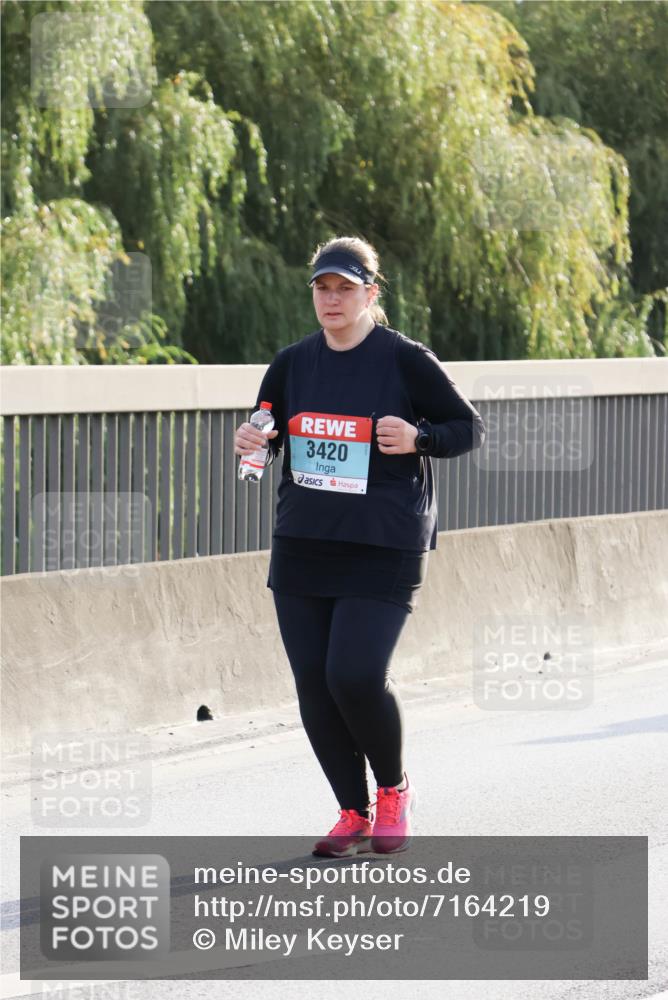 03.10.2024 - Köhlbrandbrückenlauf Miley Keyser http://msf.ph/oto/7164219 03.10.2024 09:25:24 Position 3 3420 meine-sportfotos.de