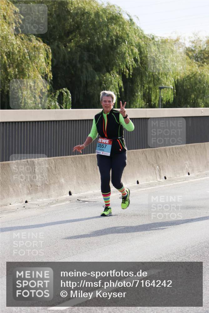 03.10.2024 - Köhlbrandbrückenlauf Miley Keyser http://msf.ph/oto/7164242 03.10.2024 09:25:31 Position 3 3557 meine-sportfotos.de