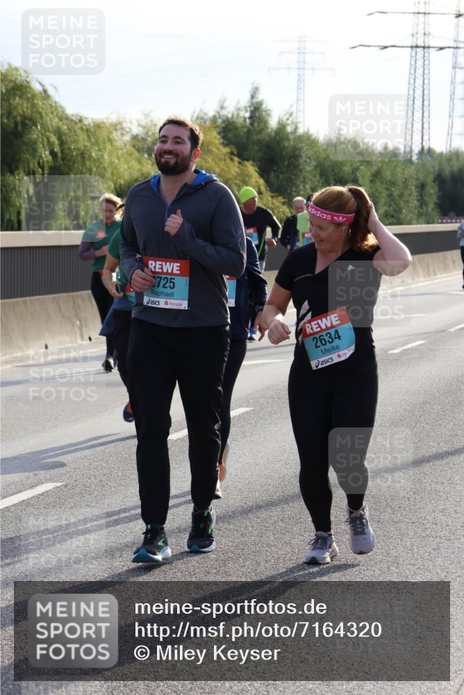 03.10.2024 - Köhlbrandbrückenlauf Miley Keyser http://msf.ph/oto/7164320 03.10.2024 09:25:49 Position 3 725, 2634 meine-sportfotos.de