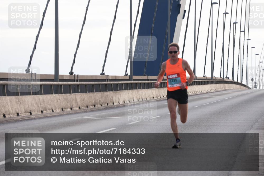 03.10.2024 - Köhlbrandbrückenlauf Matties Gatica Varas http://msf.ph/oto/7164333 03.10.2024 09:15:40 Position 2 3735 meine-sportfotos.de