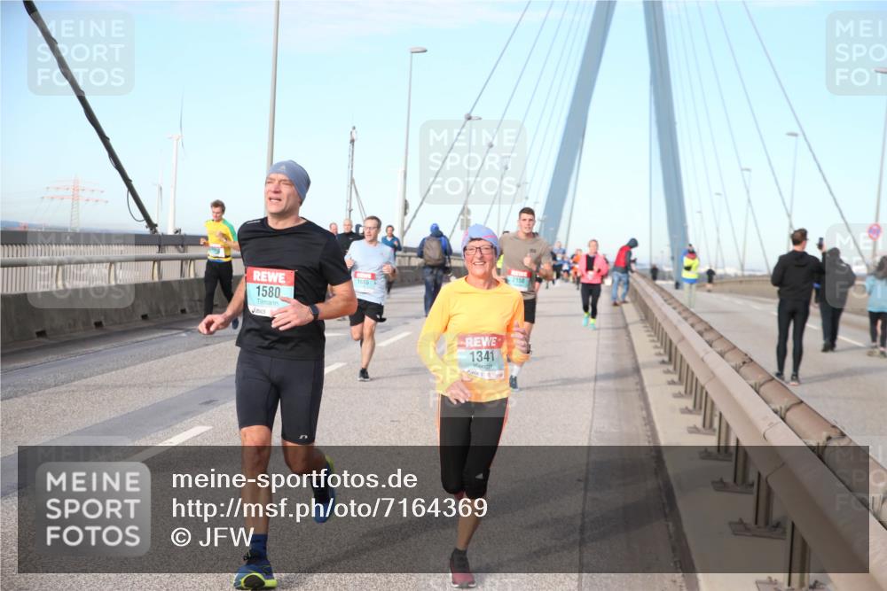 03.10.2024 - Köhlbrandbrückenlauf Jannik Wohlers http://msf.ph/oto/7164369 03.10.2024 09:41:38 Position 2 1580, 1685, 1341 meine-sportfotos.de