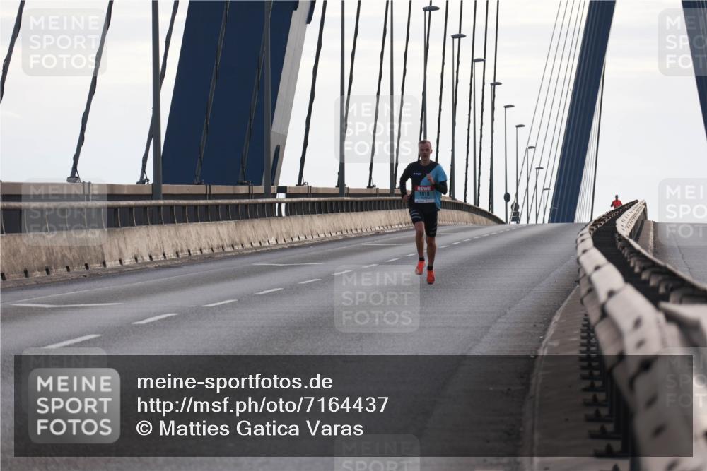 03.10.2024 - Köhlbrandbrückenlauf Matties Gatica Varas http://msf.ph/oto/7164437 03.10.2024 09:16:31 Position 2 1010 meine-sportfotos.de