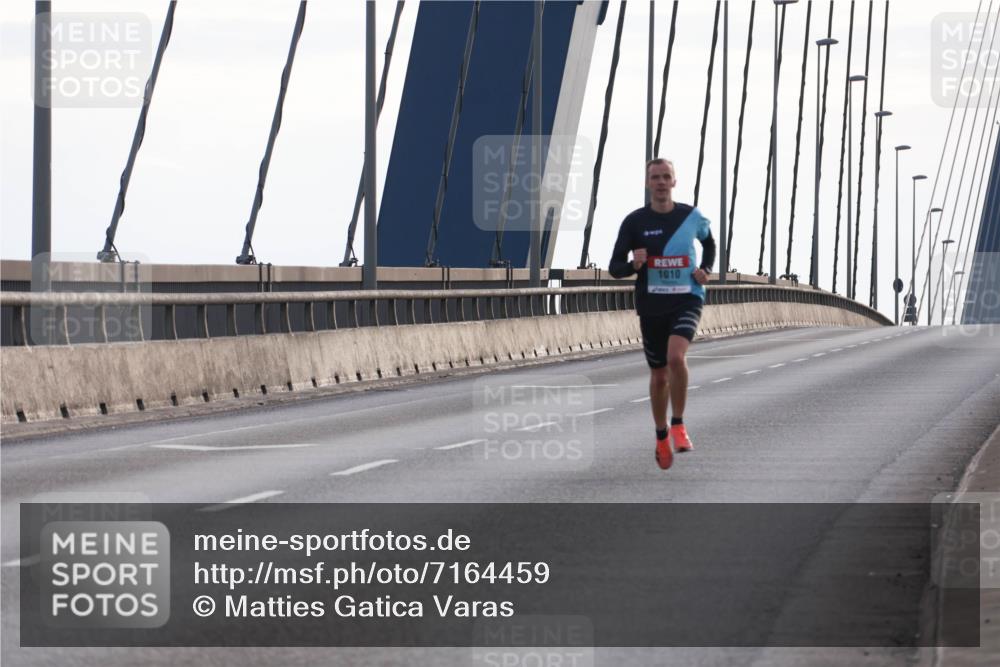 03.10.2024 - Köhlbrandbrückenlauf Matties Gatica Varas http://msf.ph/oto/7164459 03.10.2024 09:16:34 Position 2 1010 meine-sportfotos.de