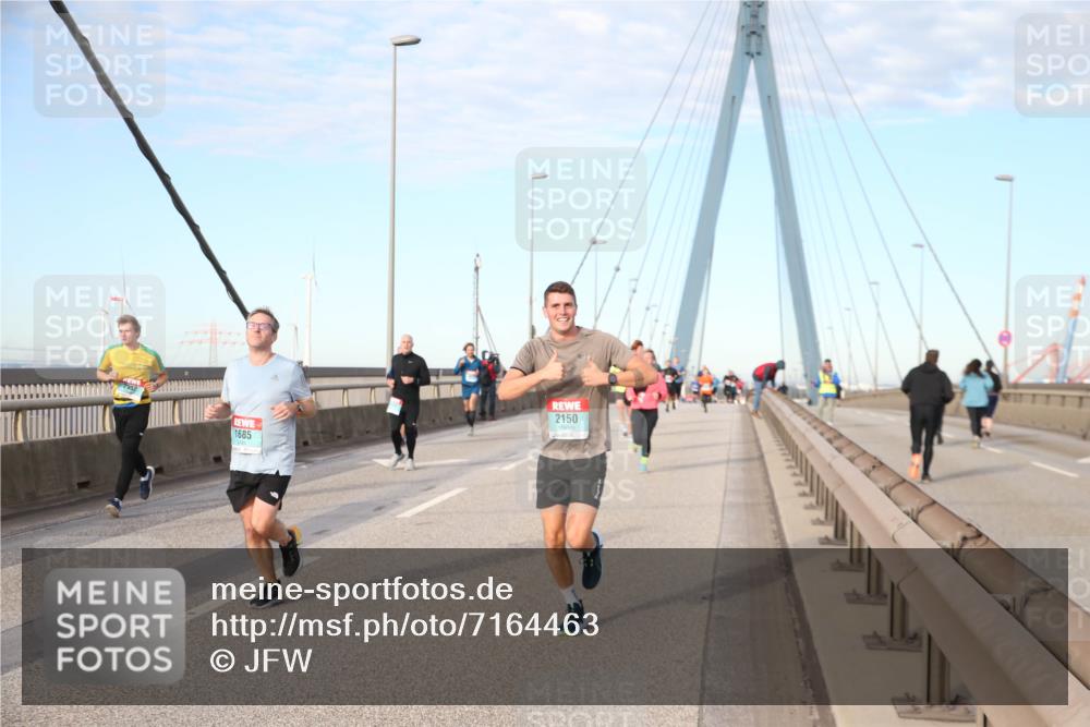 03.10.2024 - Köhlbrandbrückenlauf Jannik Wohlers http://msf.ph/oto/7164463 03.10.2024 09:41:40 Position 2 1685, 2150 meine-sportfotos.de