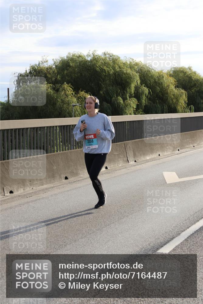 03.10.2024 - Köhlbrandbrückenlauf Miley Keyser http://msf.ph/oto/7164487 03.10.2024 09:26:11 Position 3 3358 meine-sportfotos.de