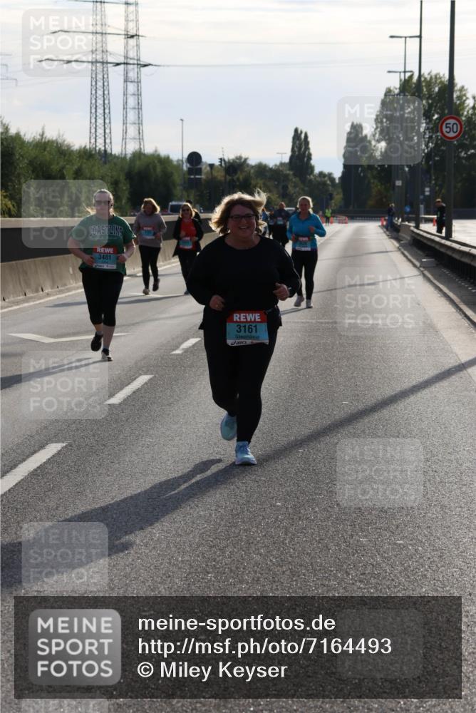 03.10.2024 - Köhlbrandbrückenlauf Miley Keyser http://msf.ph/oto/7164493 03.10.2024 09:26:15 Position 3 3481, 3161, 50 meine-sportfotos.de
