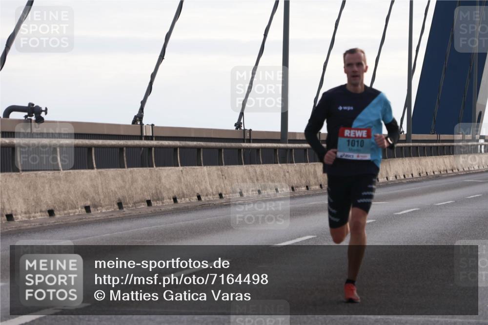03.10.2024 - Köhlbrandbrückenlauf Matties Gatica Varas http://msf.ph/oto/7164498 03.10.2024 09:16:38 Position 2 1010, 14341 meine-sportfotos.de