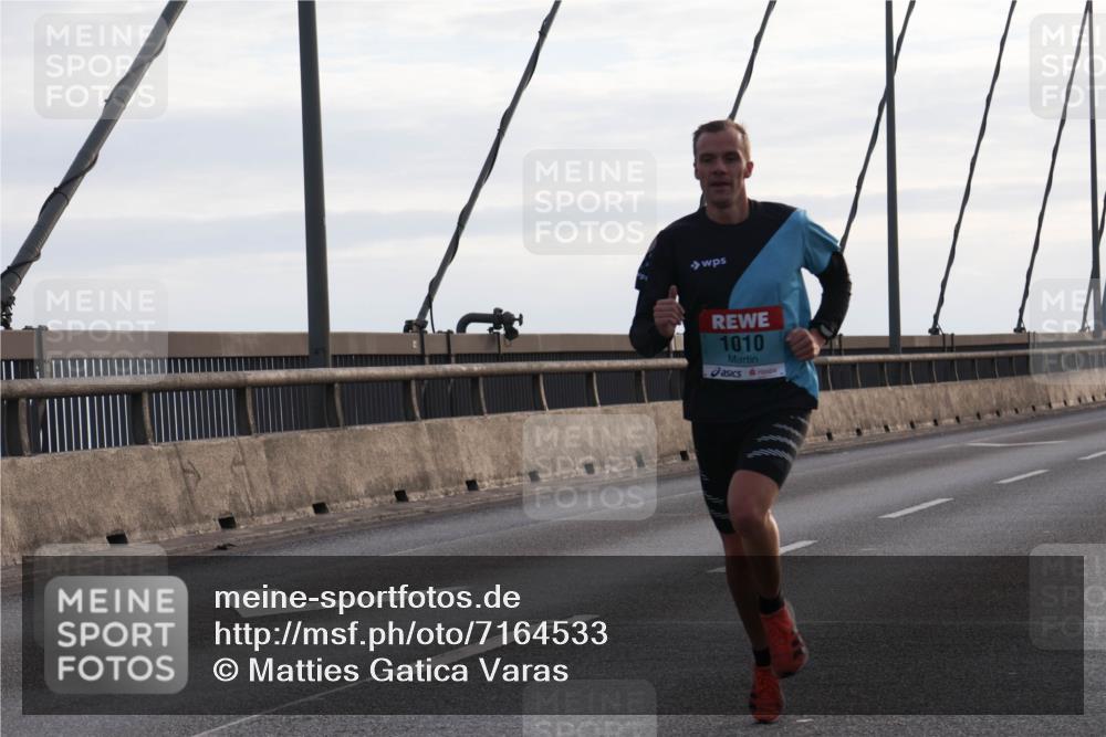 03.10.2024 - Köhlbrandbrückenlauf Matties Gatica Varas http://msf.ph/oto/7164533 03.10.2024 09:16:39 Position 2 1010 meine-sportfotos.de