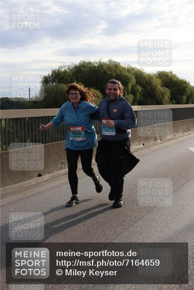 03.10.2024 - Köhlbrandbrückenlauf Miley Keyser http://msf.ph/oto/7164659 03.10.2024 09:26:52 Position 3 3514, 351 meine-sportfotos.de